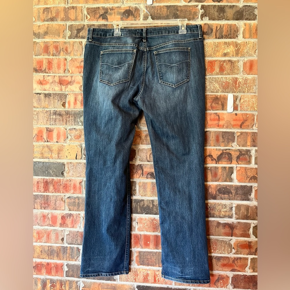 Eddie Bauer Medium Wash MEDIUM Rise Women’s Jeans Size: 14/32